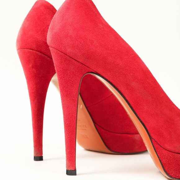 Gucci Raspberry Suede Platform Round-Toe Stiletto Pumps - Picture 8 of 10